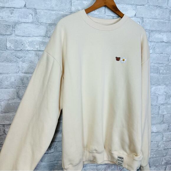 Graver of Anaheim Unisex Oversized Sweatshirt Size XL Cotton Cream Daisy Bear - Picture 2 of 11
